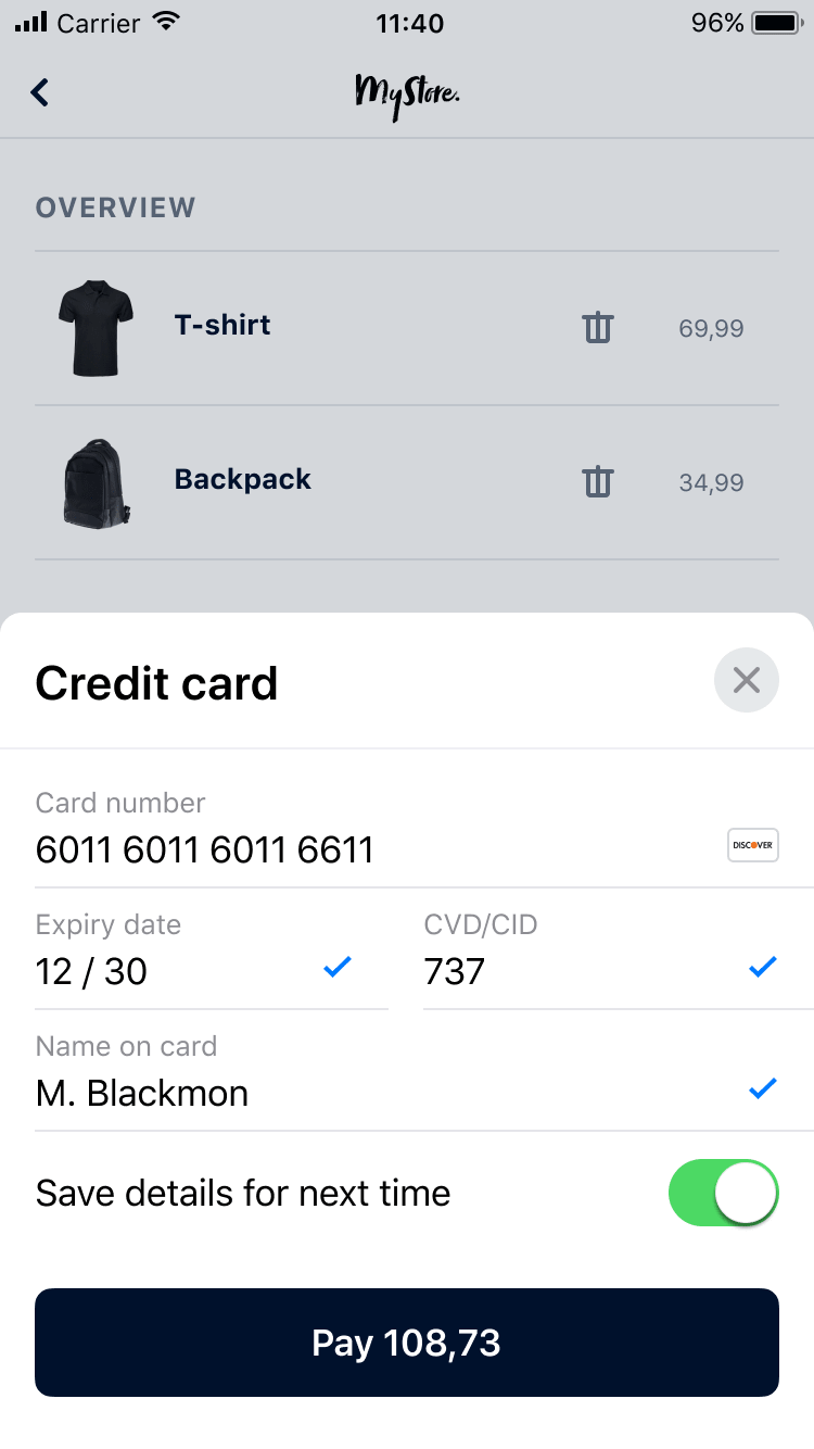 Schermo mobile che mostra l'interfaccia di pagamento Adyen con opzione di pagamento con carta di credito