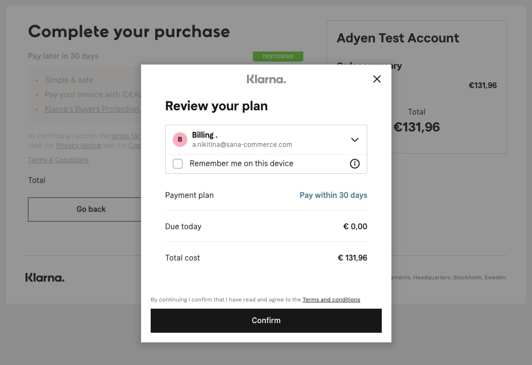 Schermo di pagamento con opzioni di pagamento, evidenziando il servizio di pagamento differito di Klarna e un riepilogo dell'account di test di Adyen