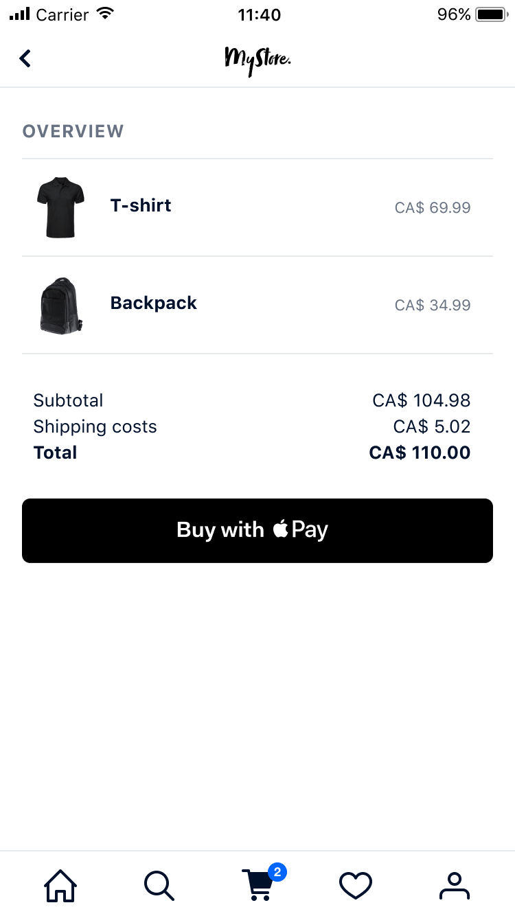 Mobilskärm som visar en varukorg med en T-shirt och en ryggsäck och en Apple Pay-köppknapp.