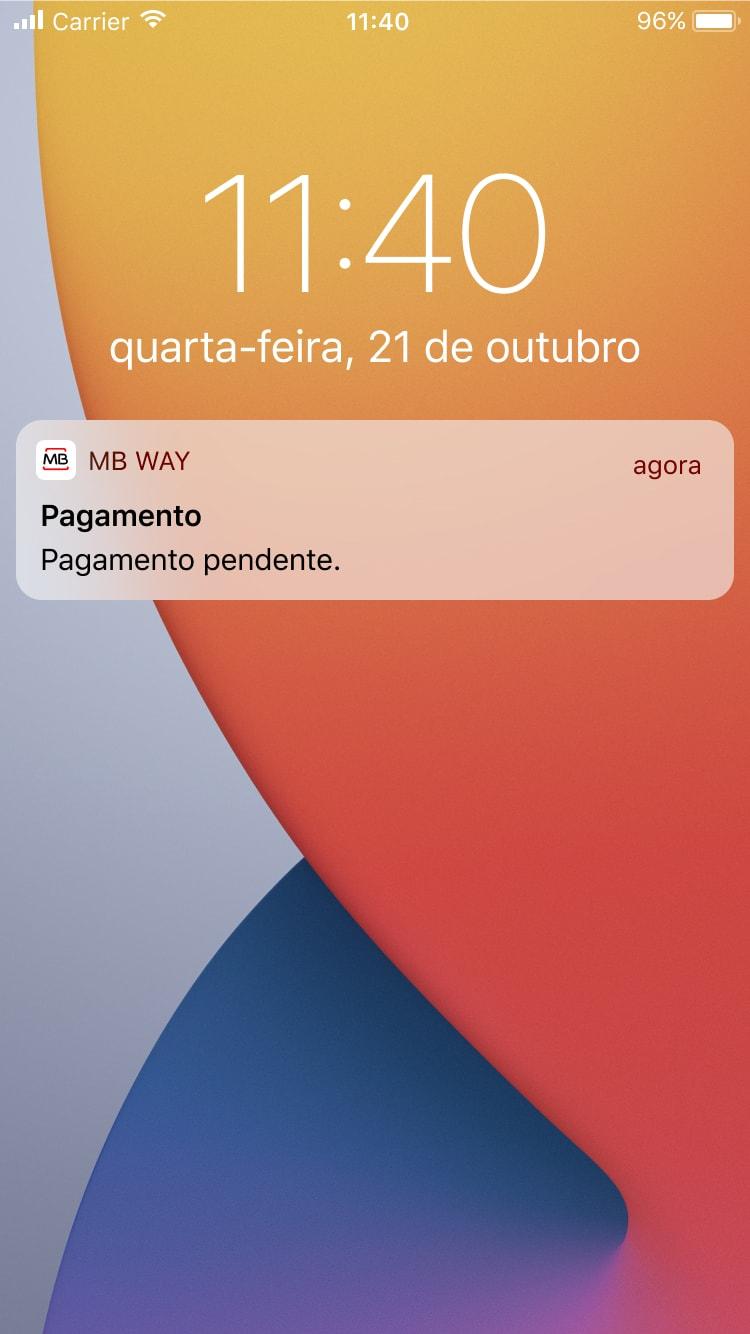 Schermo dello smartphone che visualizza una notifica da MB WAY indicante un pagamento in sospeso